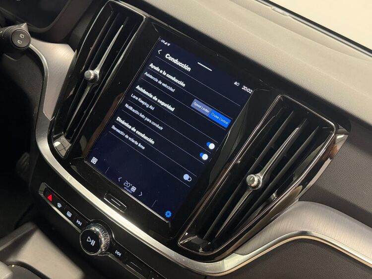 Volvo V60 CORE AUTO foto 33