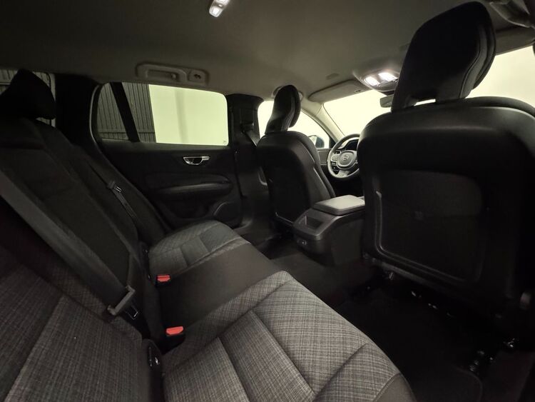 Volvo V60 CORE AUTO foto 38