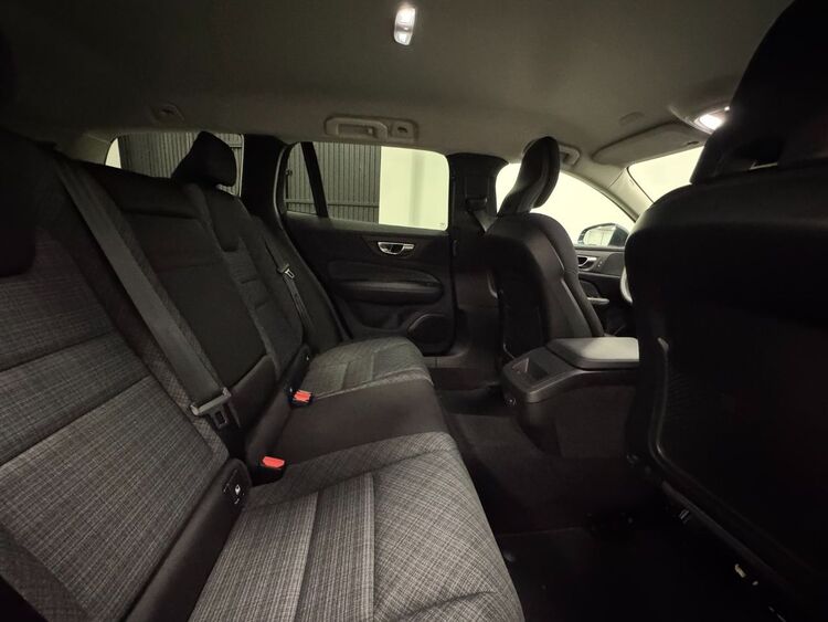 Volvo V60 CORE AUTO foto 39