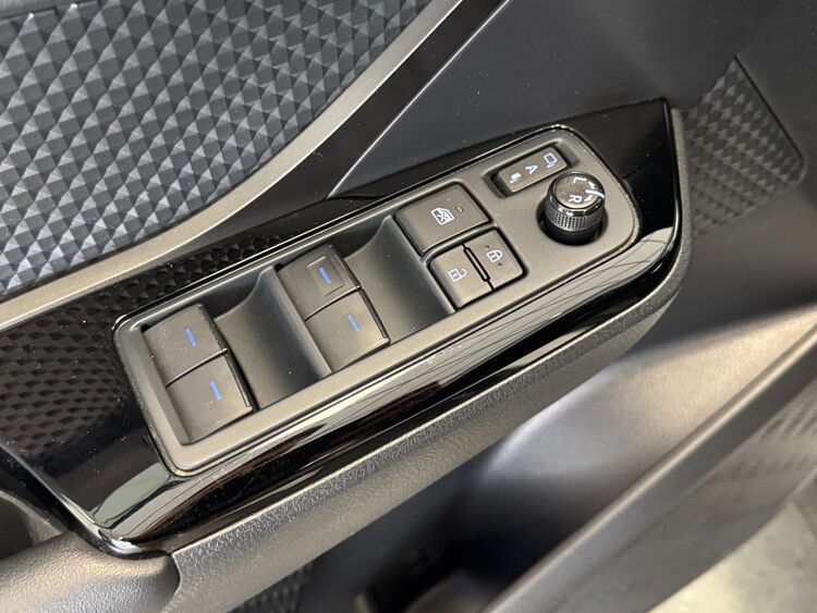 Toyota C-HR ADVANCE foto 15