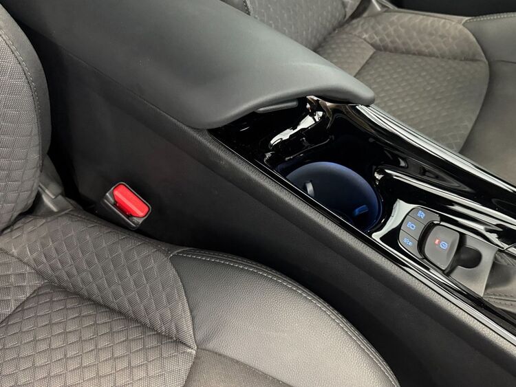 Toyota C-HR ADVANCE foto 38