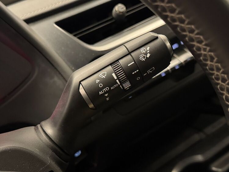 Lexus NX UX 250H PREMIUM foto 21