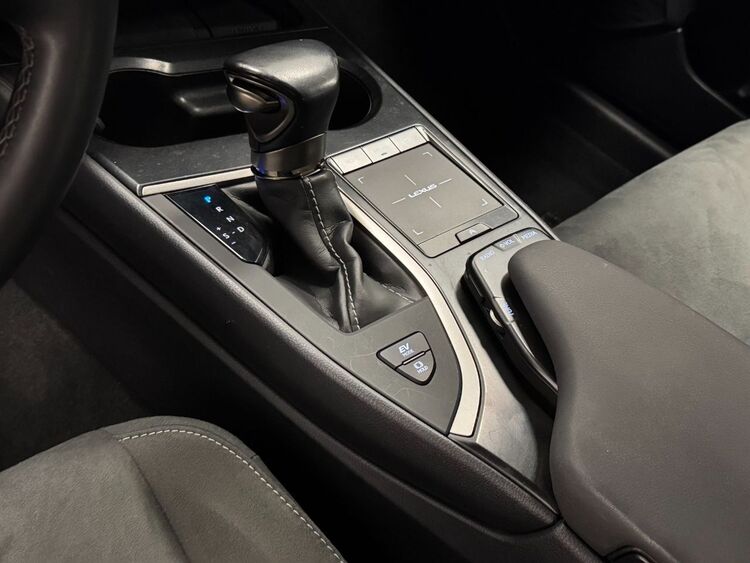 Lexus NX UX 250H PREMIUM foto 25