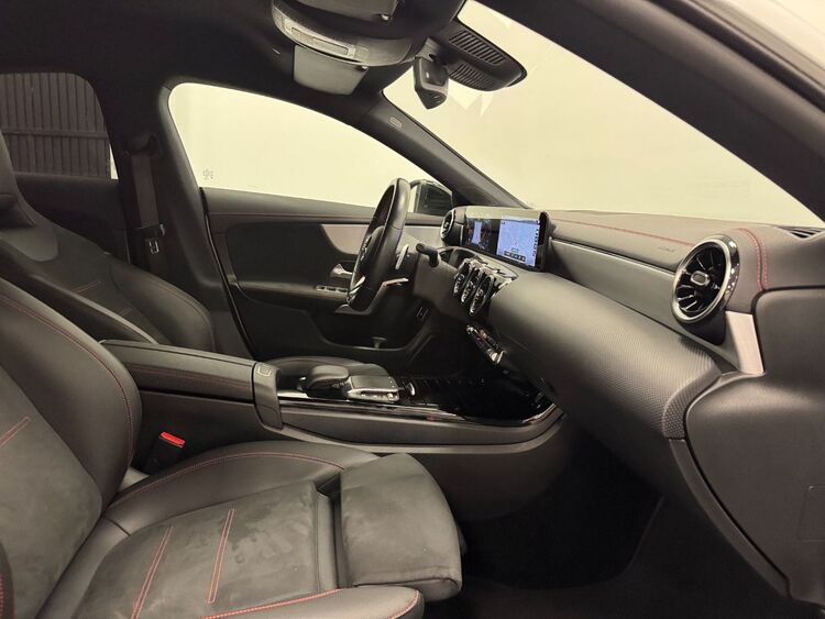 Mercedes CLA CLA 200 foto 13