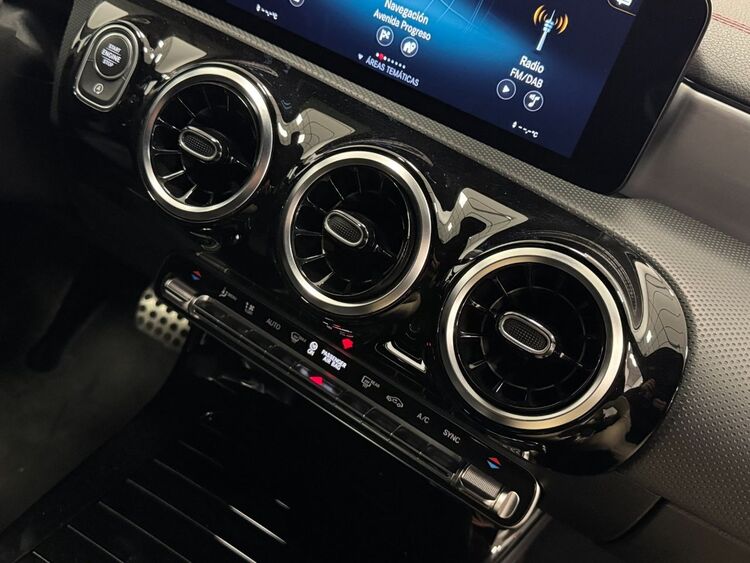 Mercedes CLA CLA 200 foto 37