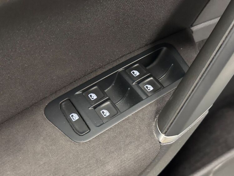 Volkswagen Golf Variant Advance 1.6 TDI 85 kW (115 CV) foto 17