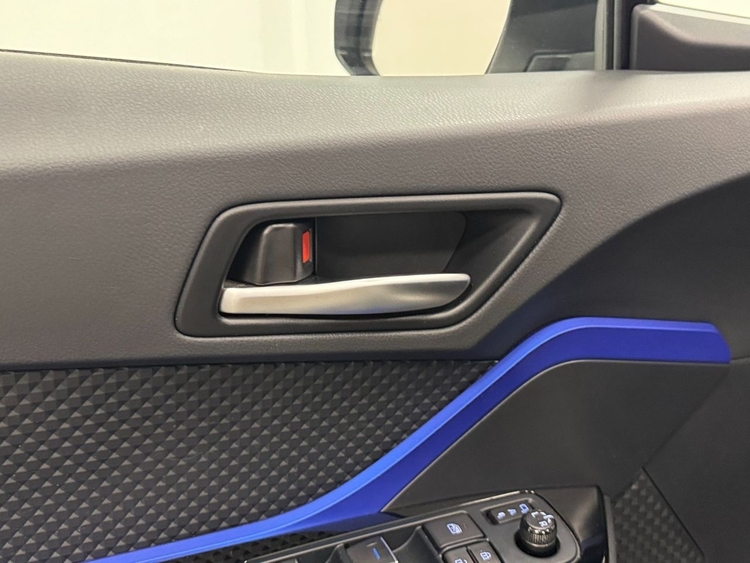 Toyota C-HR CHR foto 17