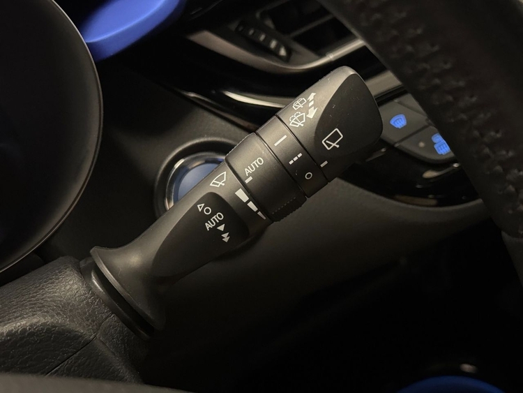 Toyota C-HR CHR foto 26