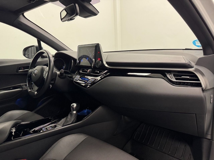 Toyota C-HR 180H ADVANCE foto 13