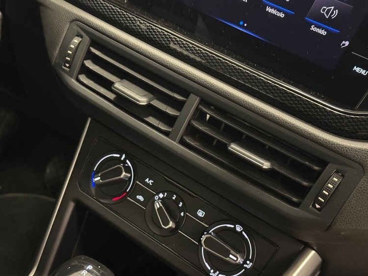 Volkswagen Polo LIFE foto 32