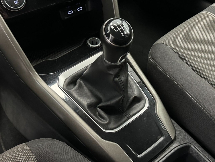 Volkswagen T-Roc ADVANCE foto 19