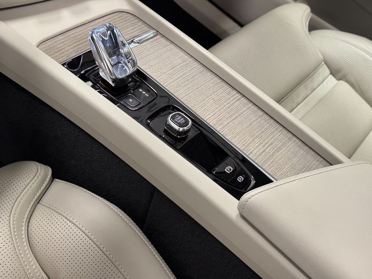 Volvo XC60 B4 PLUS BRIGHT foto 26