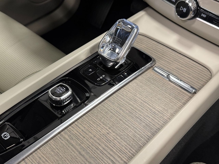 Volvo XC60 B4 PLUS BRIGHT foto 38