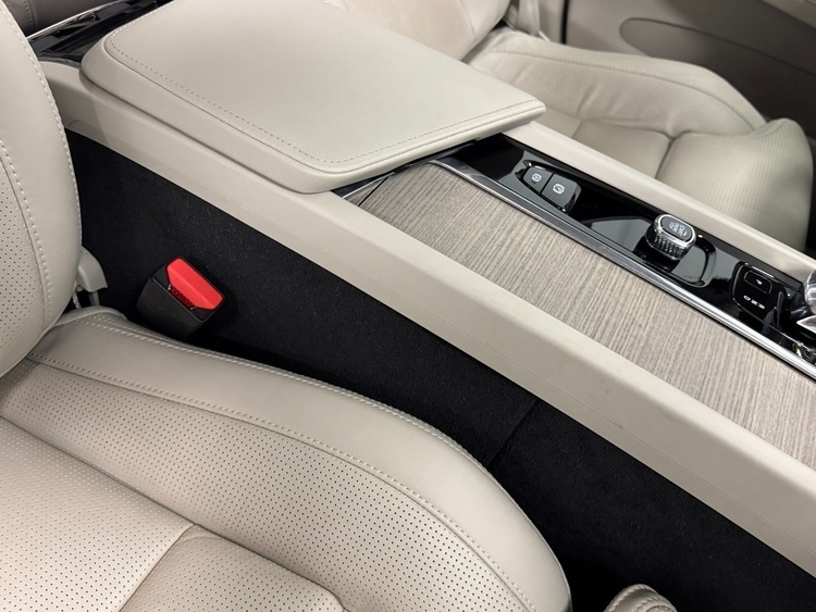 Volvo XC60 B4 PLUS BRIGHT foto 42