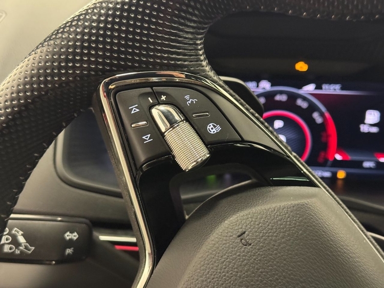 Skoda Karoq SPORTLINE TSI  DSG foto 25