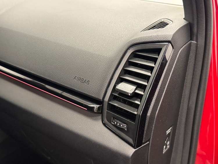 Skoda Karoq SPORTLINE TSI  DSG foto 31