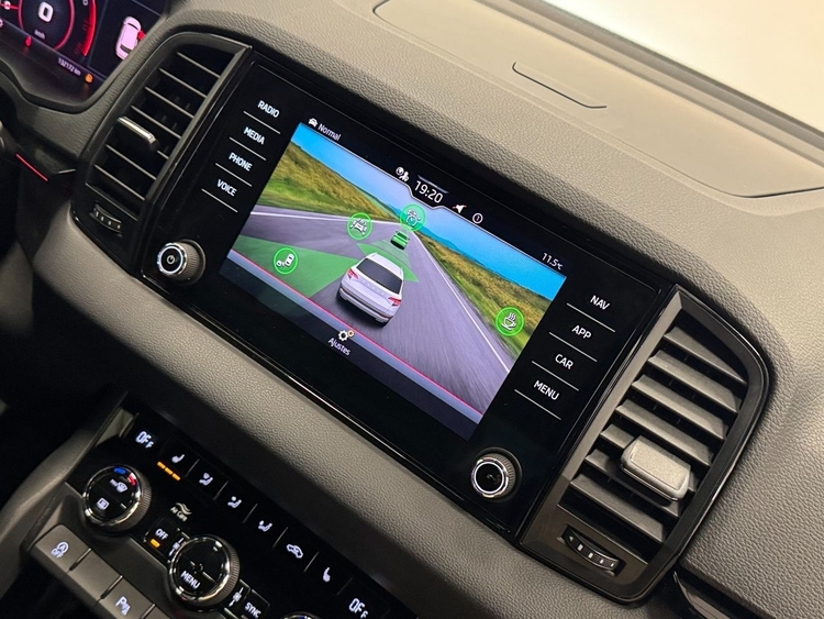 Skoda Karoq SPORTLINE TSI  DSG foto 38