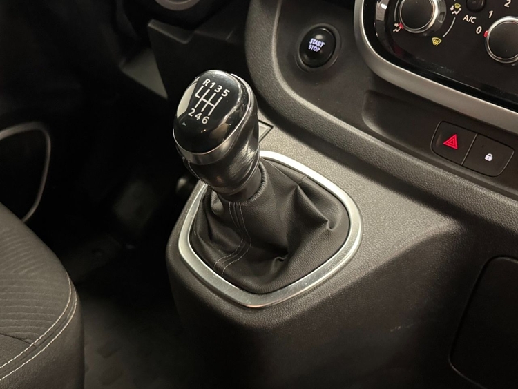 Renault Trafic Passenger Largo Energy Blue dCi 107 kW (145 CV) foto 30