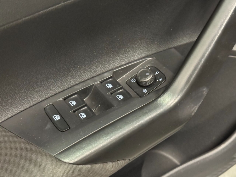 Volkswagen Polo LIFE foto 15