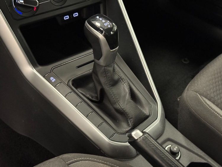 Volkswagen Polo LIFE foto 25