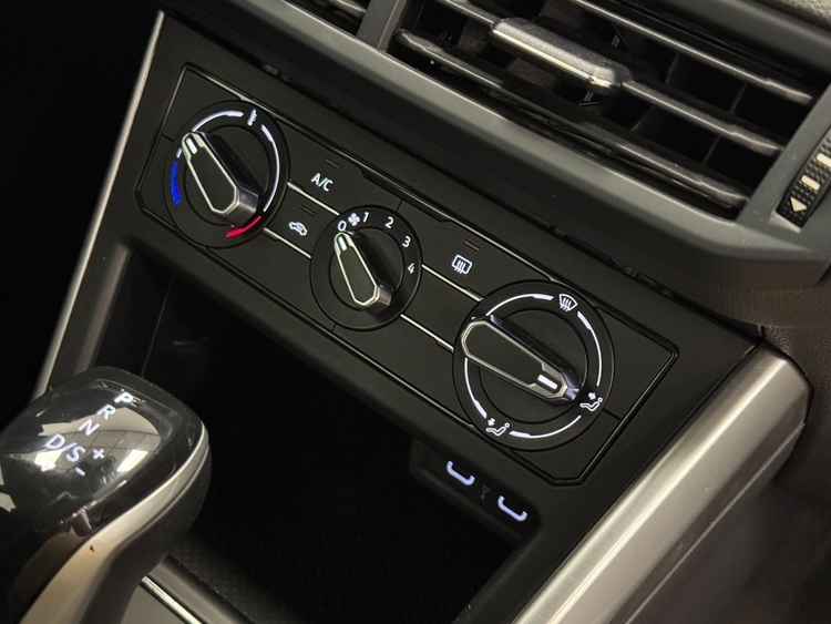 Volkswagen Polo LIFE foto 34