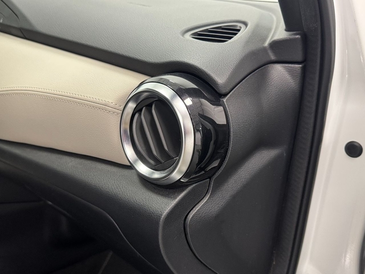 Nissan Micra TEKNA foto 34