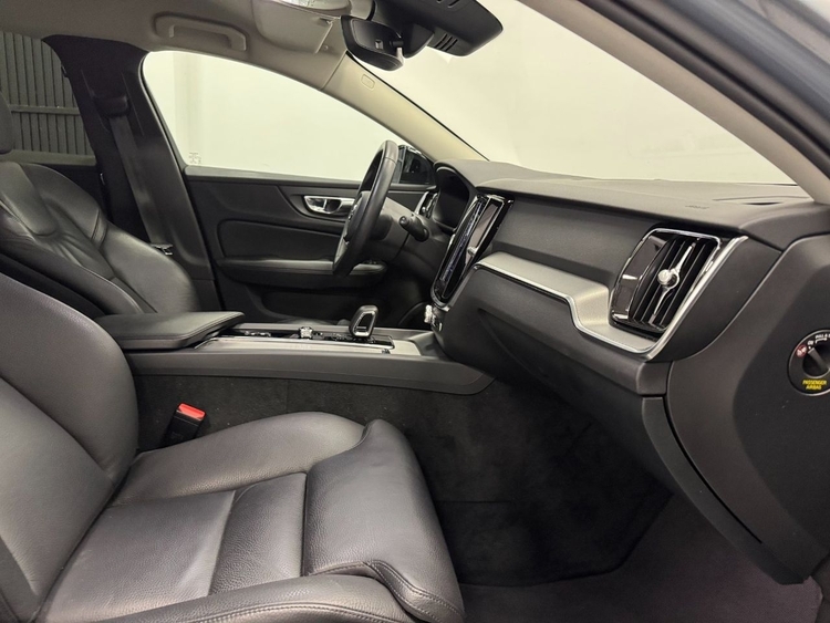 Volvo V60 B4 D PLUS DARK AUTO foto 28