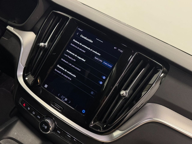 Volvo V60 B4 D PLUS DARK AUTO foto 38