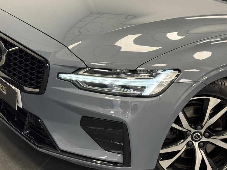 Volvo V60 B4 D PLUS DARK AUTO foto 45