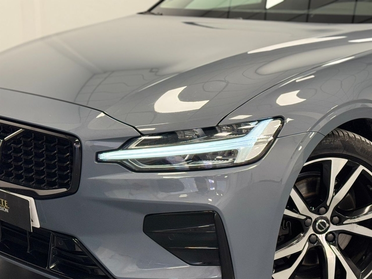 Volvo V60 B4 D PLUS DARK AUTO foto 46