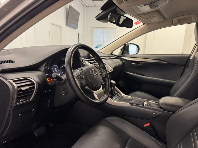 Lexus NX 300H PREMIUM foto 14