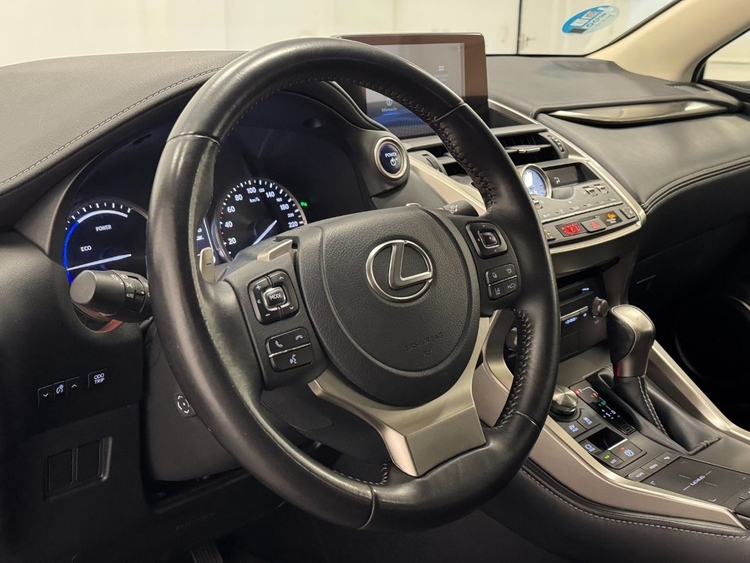 Lexus NX 300H PREMIUM foto 20