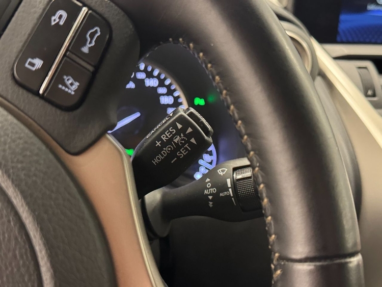 Lexus NX 300H PREMIUM foto 25