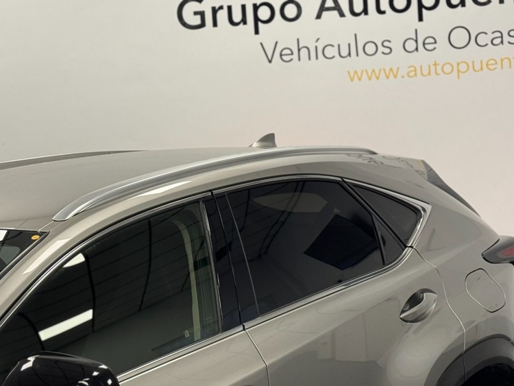 Lexus NX 300H PREMIUM foto 47