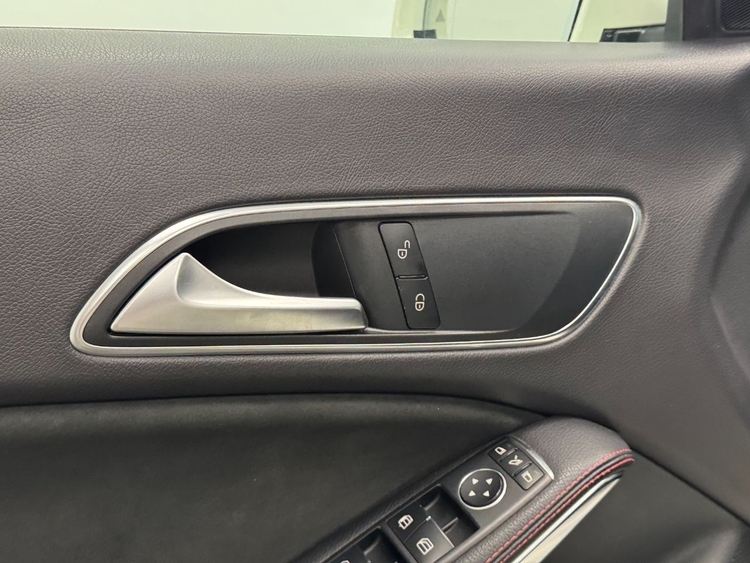 Mercedes Clase CLA AMG 200D foto 16