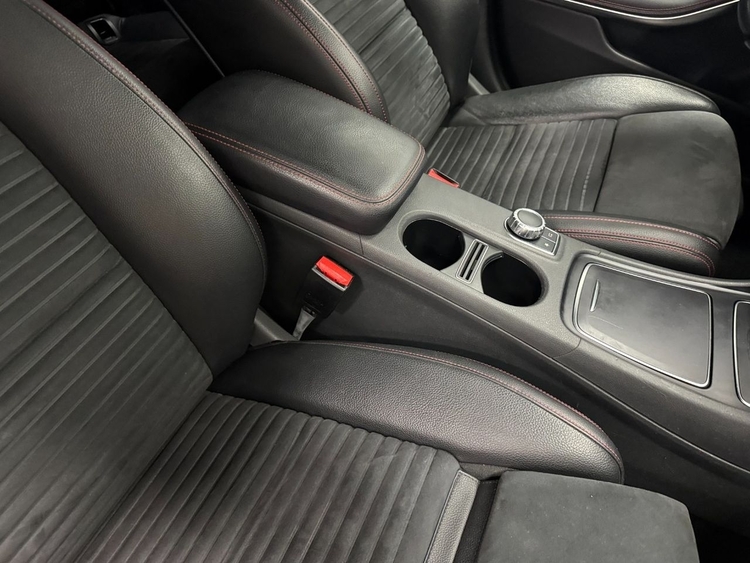 Mercedes Clase CLA AMG 200D foto 43