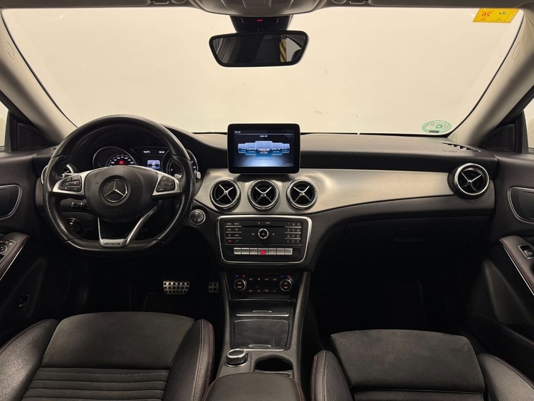 Mercedes Clase CLA AMG 200D foto 10