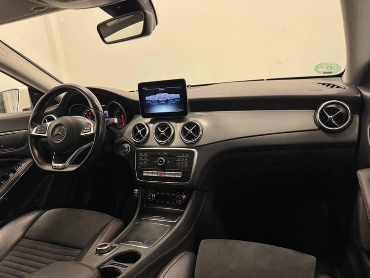 Mercedes Clase CLA AMG 200D foto 11