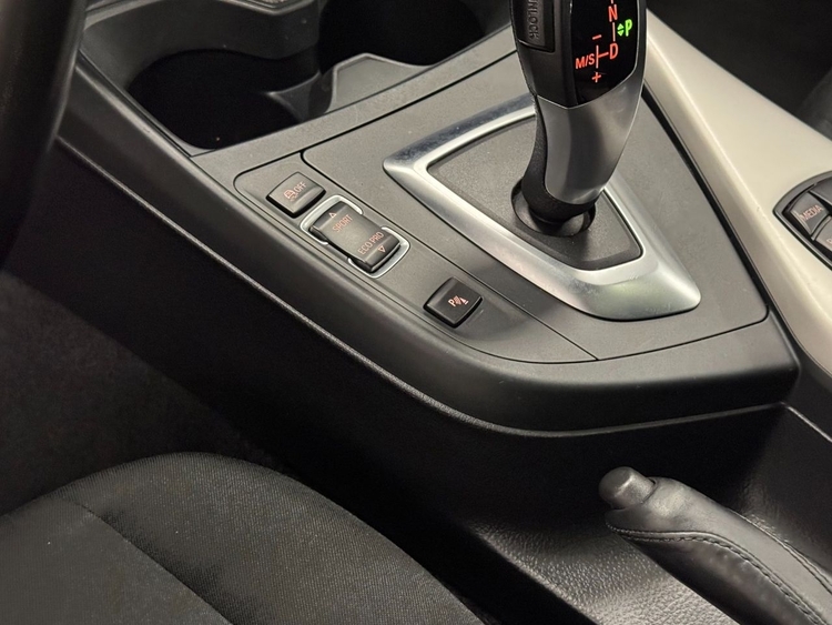 BMW Serie 1 116D foto 26