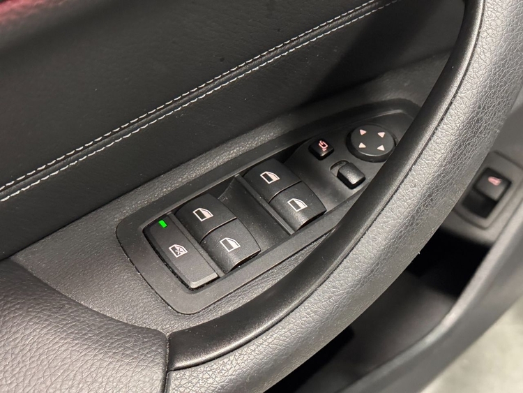 BMW X1 SDRIVE 18D foto 15