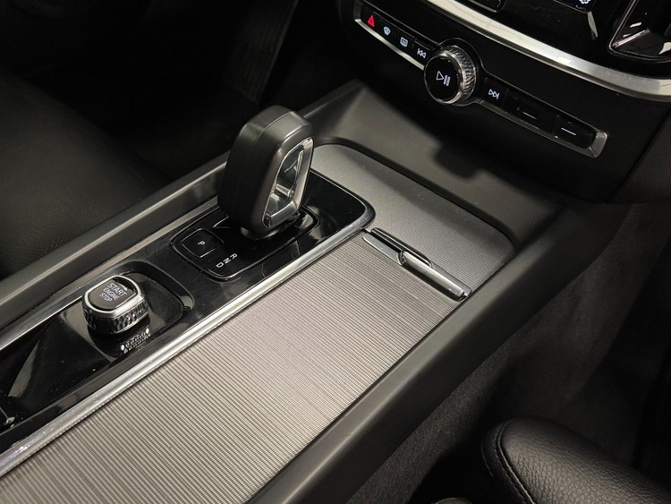 Volvo V60 B4 D PLUS DARK AUTO foto 31