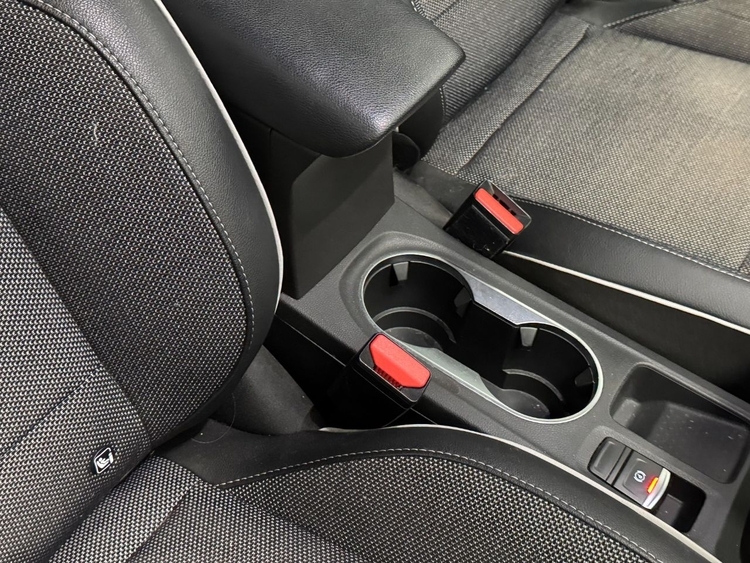 Renault Captur ZEN EDC 140CV foto 38