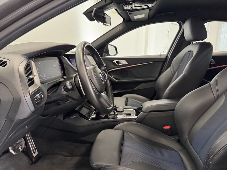 BMW Serie 1 18D foto 15
