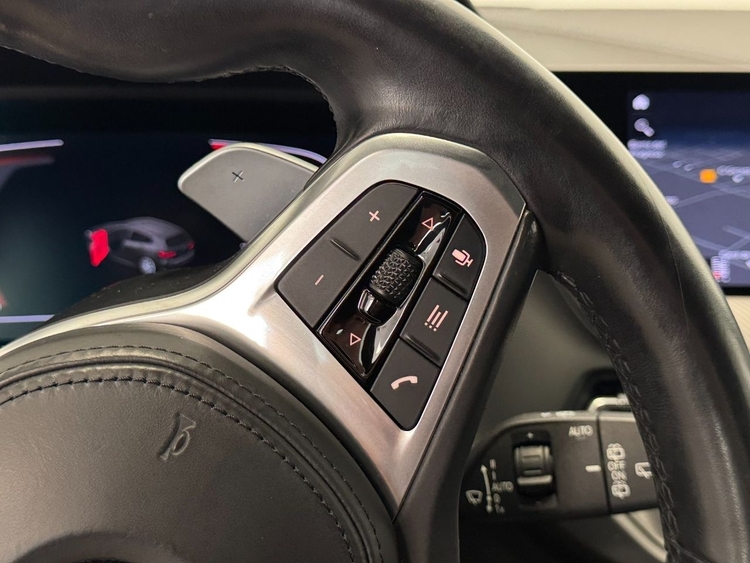 BMW Serie 1 18D foto 26