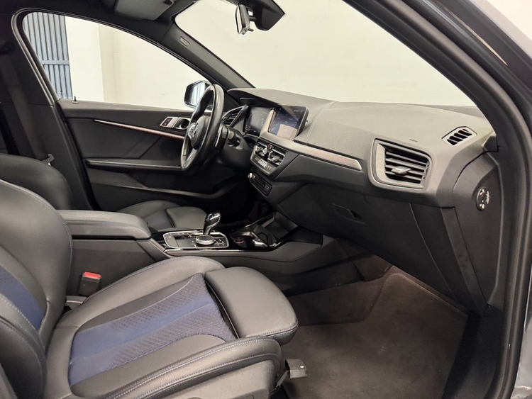 BMW Serie 1 18D foto 31