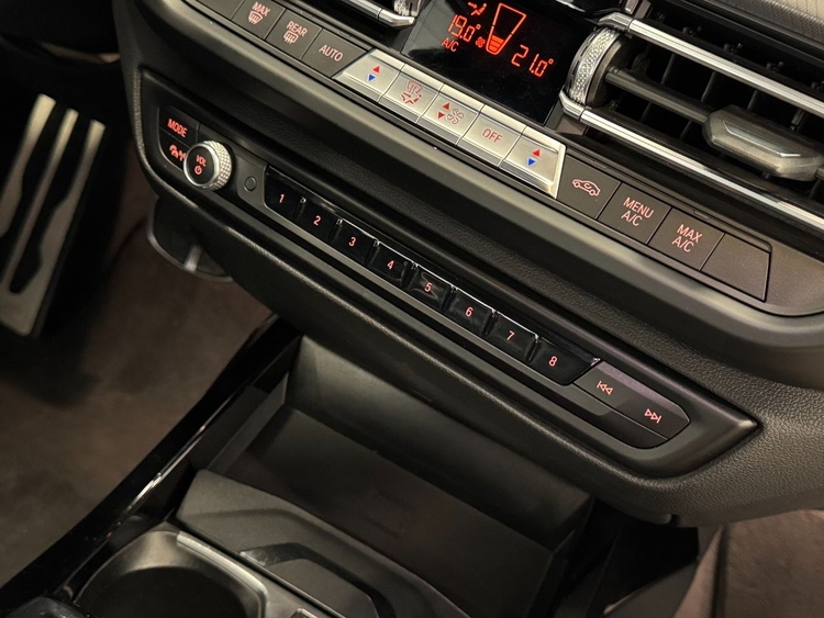 BMW Serie 1 18D foto 43