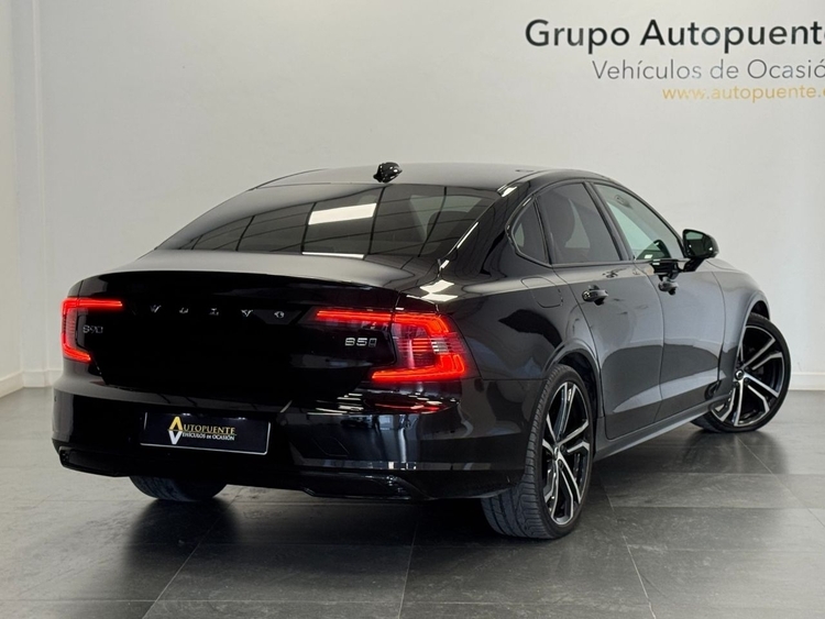Volvo S90 2.0 B5 D PLUS DARK AUTO foto 4