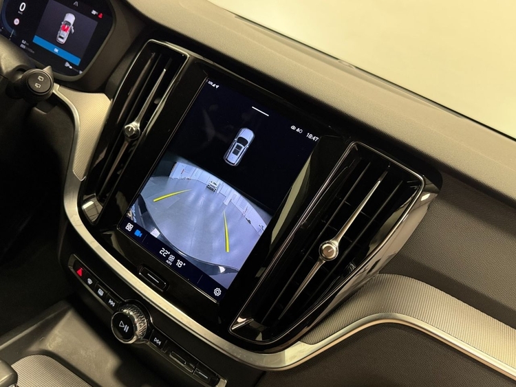 Volvo V60 2.0 B4 D PLUS DARK AUTO foto 39
