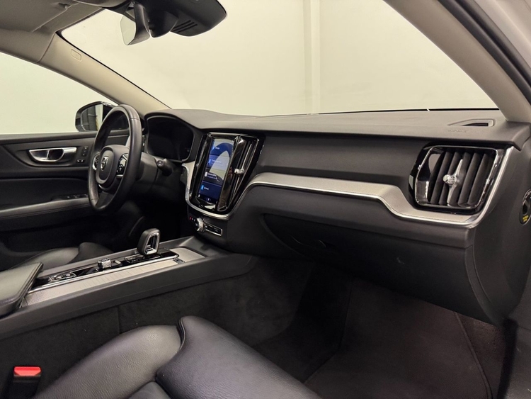 Volvo V60 2.0 B4 D PLUS DARK AUTO foto 14