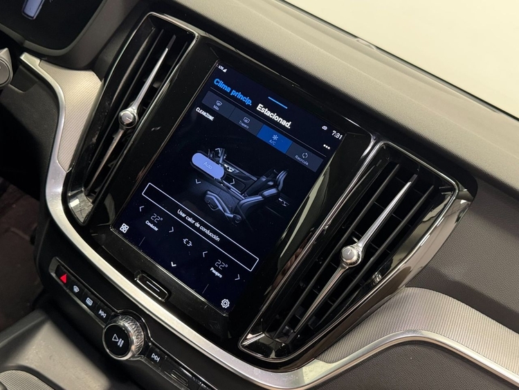 Volvo V60 2.0 B4 D PLUS DARK AUTO foto 34